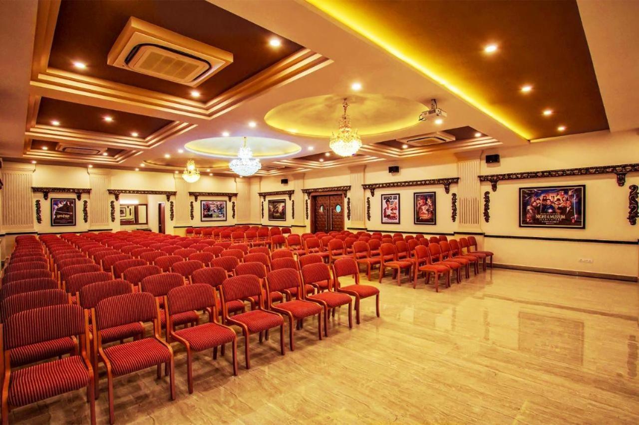 ซีเนมาสโคป แอน อพาร์ต โฮเทล Hotel เชนไน ภายนอก รูปภาพ