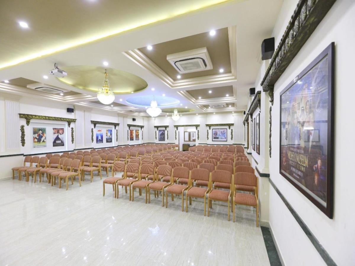 ซีเนมาสโคป แอน อพาร์ต โฮเทล Hotel เชนไน ภายนอก รูปภาพ