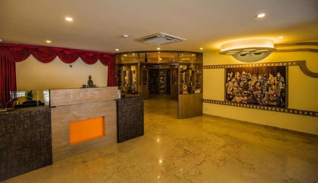 ซีเนมาสโคป แอน อพาร์ต โฮเทล Hotel เชนไน ภายนอก รูปภาพ